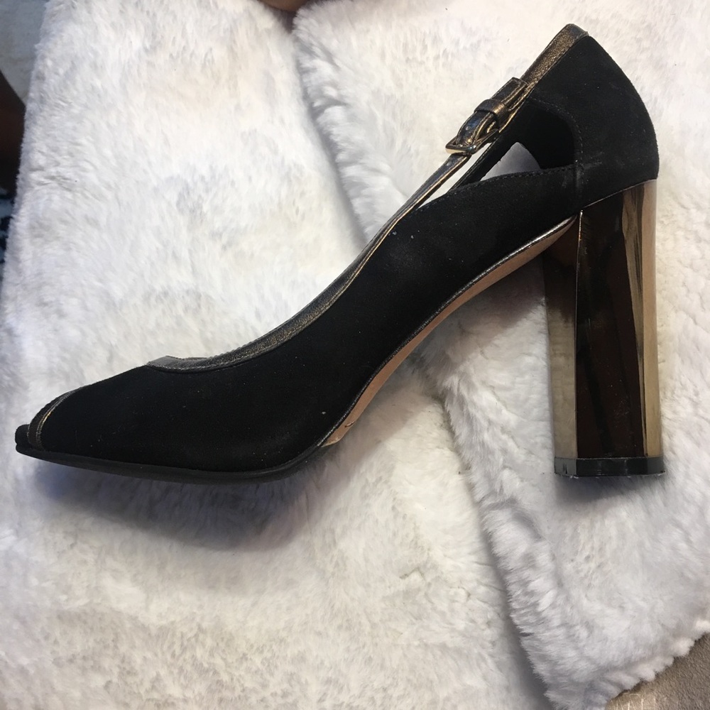 NEVER WORN! COLE HAAN CLASSIC SUEDE PEEP TOE!